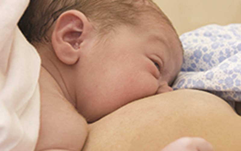 Baby breastfeeding graphic 