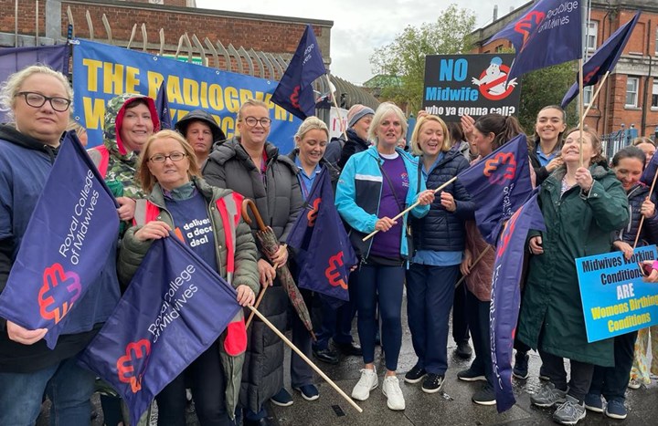 Midwives in Northern Ireland announce New Year strike action 